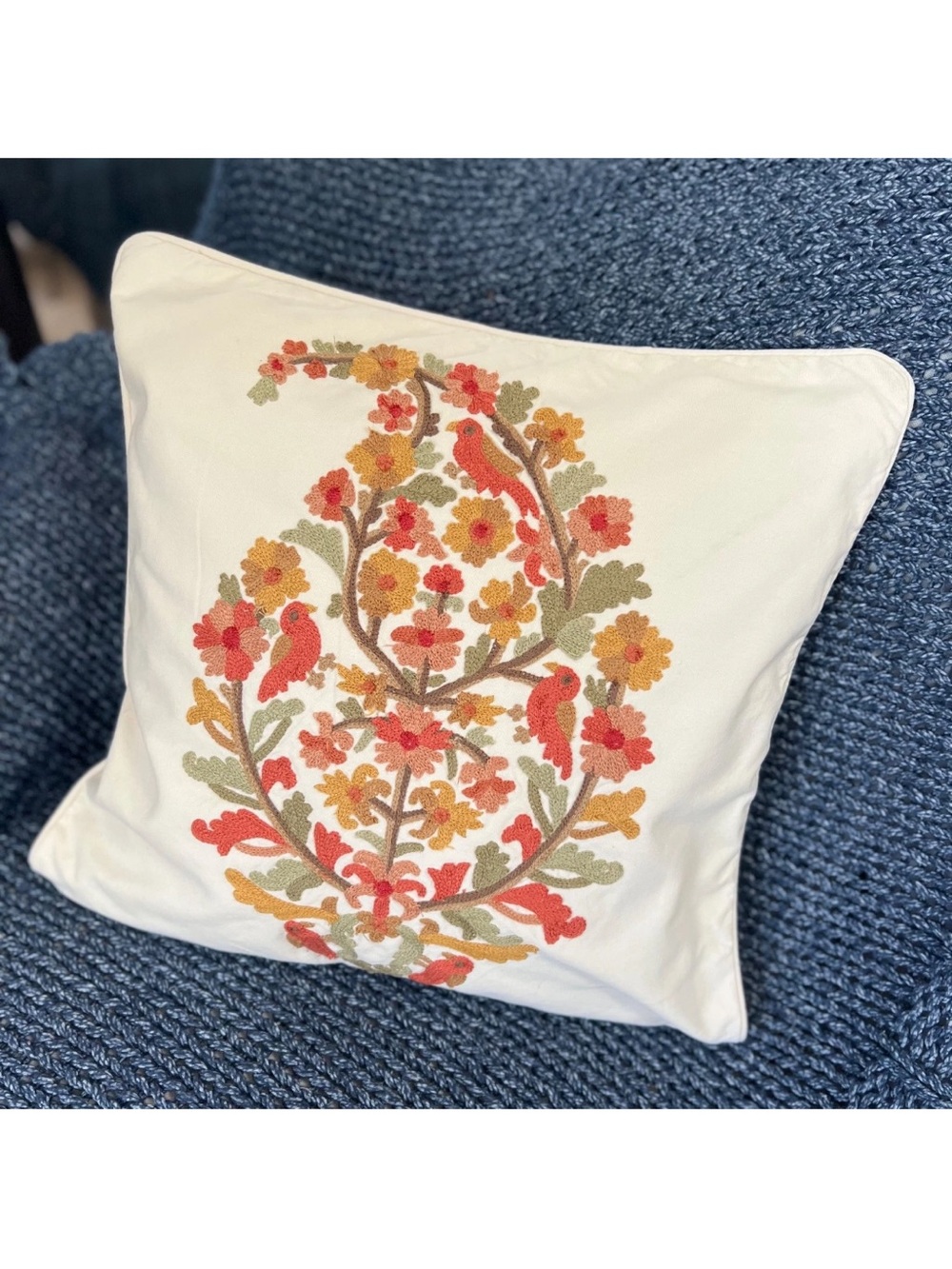 1 Pottery Barn Floral Bird Crewel Susanna Paisley EMBROIDERED 20" Pillow Cover